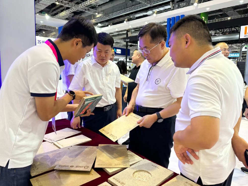 庄寨镇木业协会赴上海开展参观考察活动